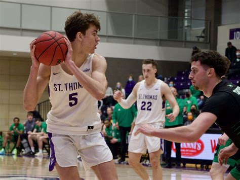 Men’s basketball outlasted by North Dakota 78-70 – TommieMedia