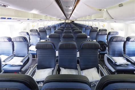 Where to Sit When Flying United's 767-300ER: Economy