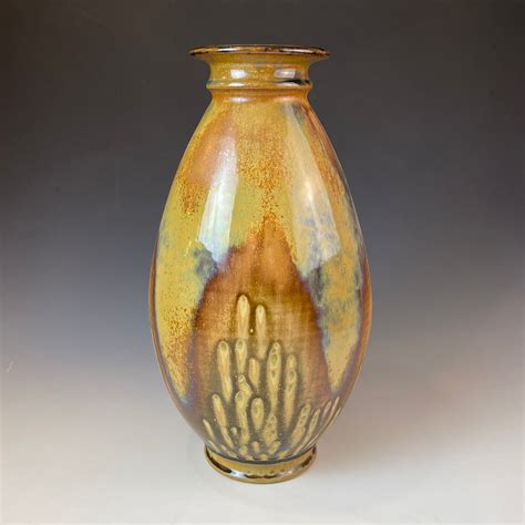 Tan Ash Vase – Spinning Earth Pottery