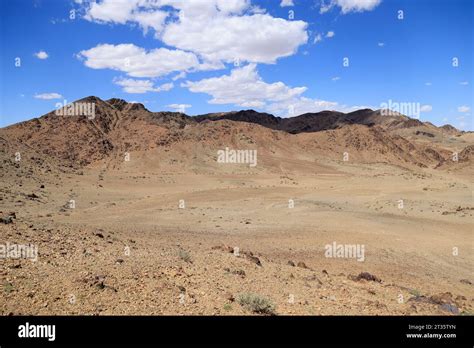 Landscape of Bayankhongor province in Mongolia Stock Photo - Alamy