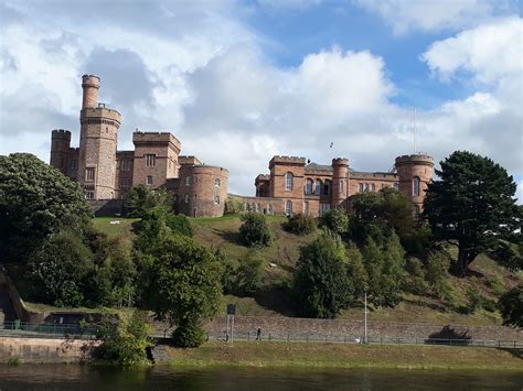 You can also see a picture of Inverness Castle on the reverse side of a ...