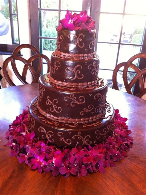 The Solvang Bakery & Gingerbread Company: Gluten Free Wedding Cake