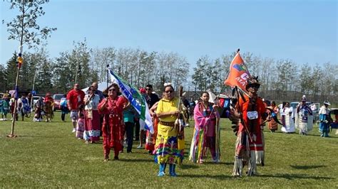 'A new life, a new way': Manitoba First Nation holds 1st powwow in 150 years | CBC News