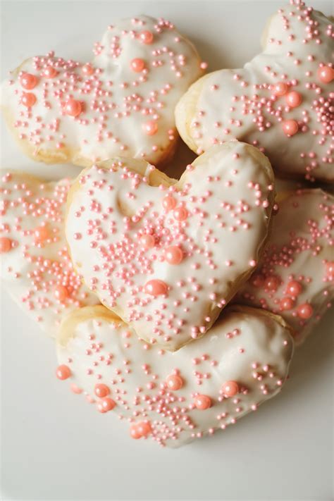 Air Fryer Heart Shaped Donuts - Recipes From A Pantry