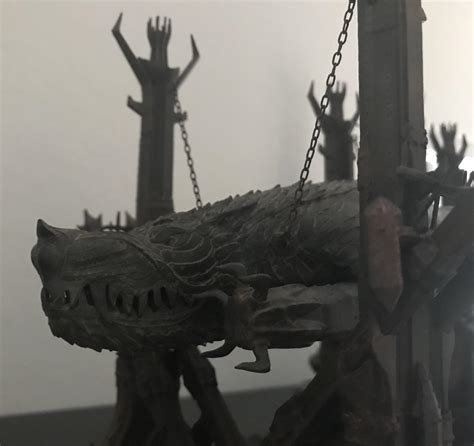 Grond up close. 🐉 💨 : r/lotr