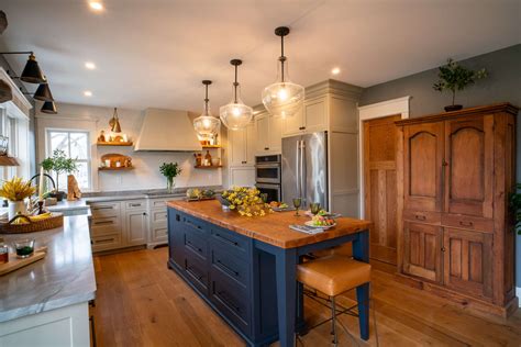 Maximizing Space With Custom Kitchen Cabinets - Botsford Library