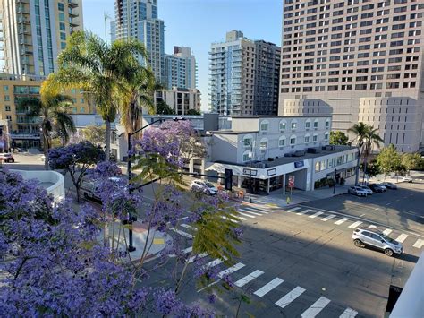 HOLIDAY INN EXPRESS SAN DIEGO DOWNTOWN, AN IHG HOTEL $180 ($̶2̶2̶8̶) - Updated 2022 Prices ...