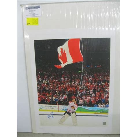 ROBERTO LUONGO 2010 TEAM CANADA MENS WINTER OLYMPICS SIGNED FLAG WAVING PHOTO