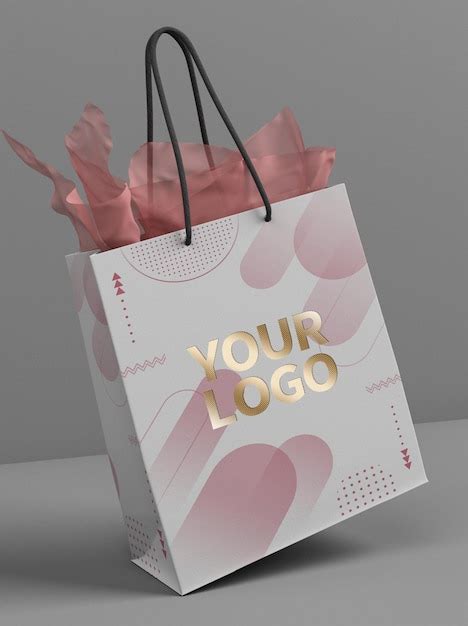 Premium PSD | Shopping bag mockup with gold color logo