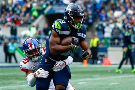 Seattle Seahawks RB Kenneth Walker III continues to shine in lead role