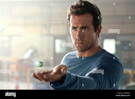 RYAN REYNOLDS, GREEN LANTERN, 2011 Stock Photo - Alamy