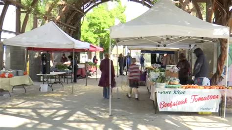 Fresno farmers market still seeing business during COVID-19 outbreak ...