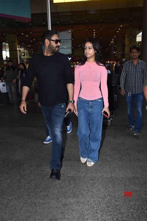 Ajay Devgan And Nysa Devgan Spotted At Airport In Mumbai - Gallery ...