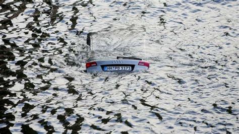 The Right Way to Break a Car Window in an Emergency