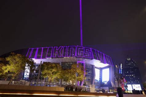 Kings Fans Hope To Light The Beam In Playoff Series With Warriors | KQED