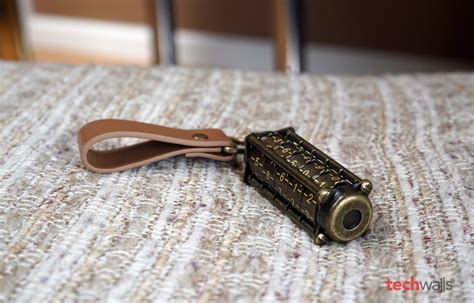 Cryptex USB Flash Drive Review - A Mechanical Combination Lock for your Data