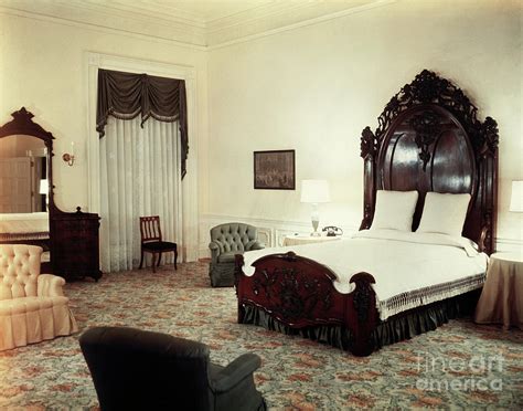 Lincolns Bedroom At Early White House Photograph by Bettmann - Fine Art America