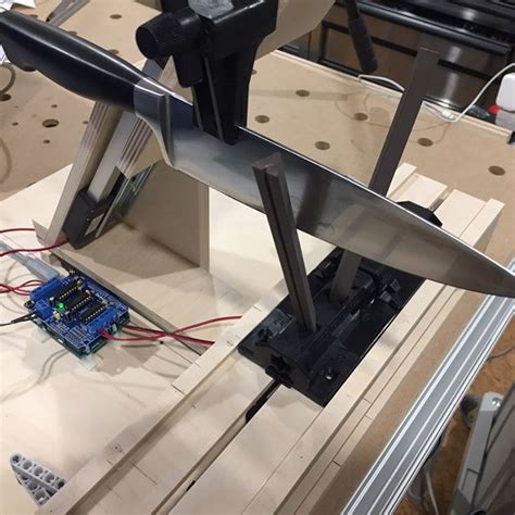 @Toolify’s Knife sharpening robot using Morai Motion micro linear actuators and Arduino UNO