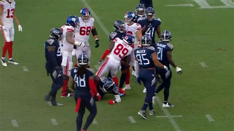 Kadarius Toney rushes for 19 yards | Giants vs. Titans Highlights