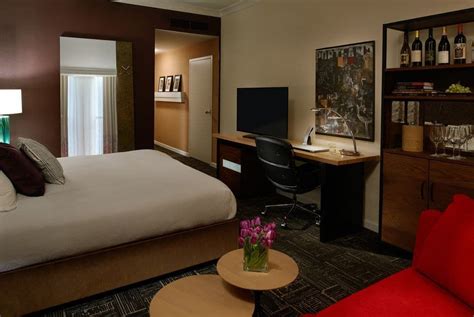 Kimpton Hotel Vintage Portland, Portland, Deluxe Room, 1 King Bed, Living Area | Portland hotels ...