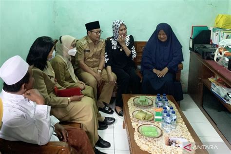 Families of Kanjuruhan victims to receive compensation: Malang gov't - ANTARA News