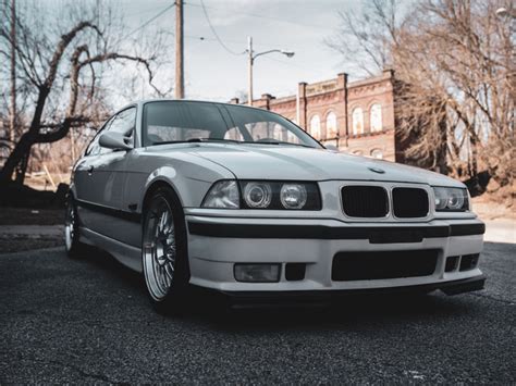 Best Mods for the BMW E36 3 – Series 1991-1999 – ECS Tuning