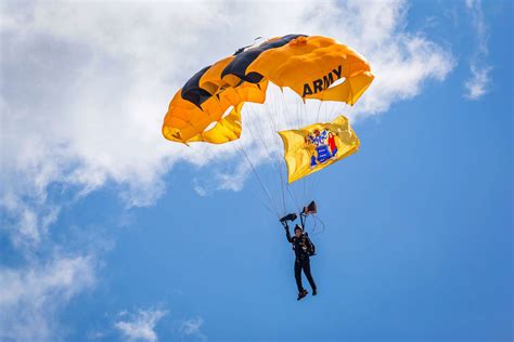 A U.S. Army soldier with the U.S. Army Golden Knights - NARA & DVIDS ...