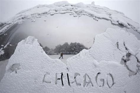 15 Amazing Shots from the Great Chicago Blizzard of 2015