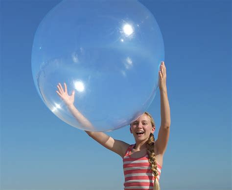 The Amazing Wubble Bubble Ball - Blue | Catch.com.au