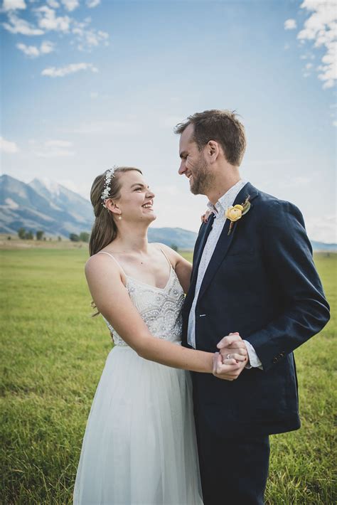 Intimate Sage Lodge Wedding | Emigrant, Montana