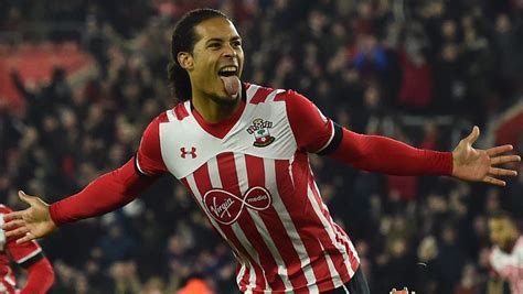 Virgil van Dijk Liverpool transfer: World record fee for Southampton ...