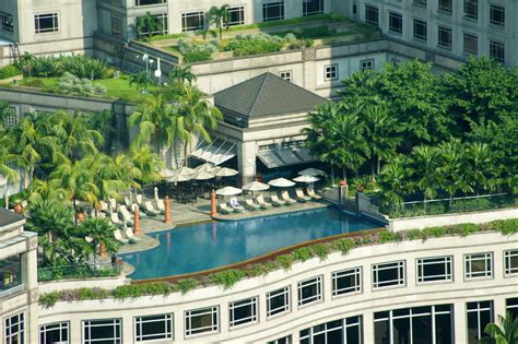 Rooftop swimming pool of the Mandarin Oriental at KLCC, Kuala Lumpur ...