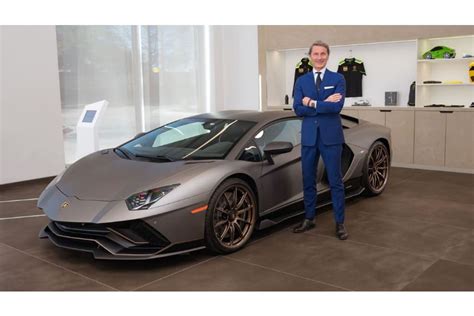 Lamborghini expands Dallas showroom