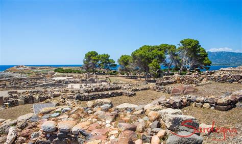 Pula in southern Sardinia: small, colourful and full of life | discover-sardinia.com