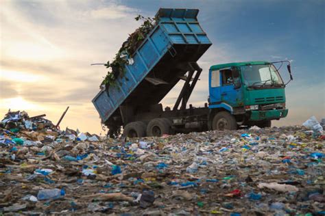 600+ Garbage Truck At Landfill Stock Photos, Pictures & Royalty-Free Images - iStock