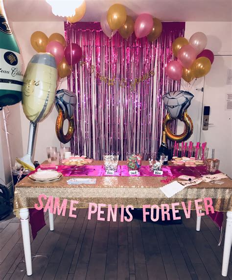 Bachelorette party setup. Gold and pink theme! | Despedidas de soltera originales, Decoracion ...