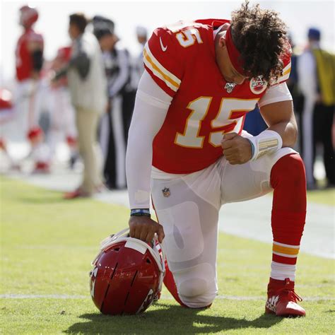 Kansas Church Holds Prayer Service for Chiefs' Patrick Mahomes' Ankle ...