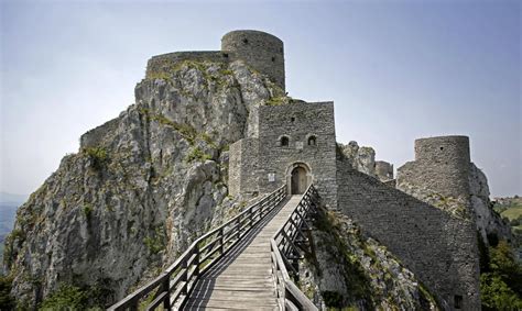 Cold Walls of the Old Town Srebrenik have been attracting Foreign Armies for Centuries ...