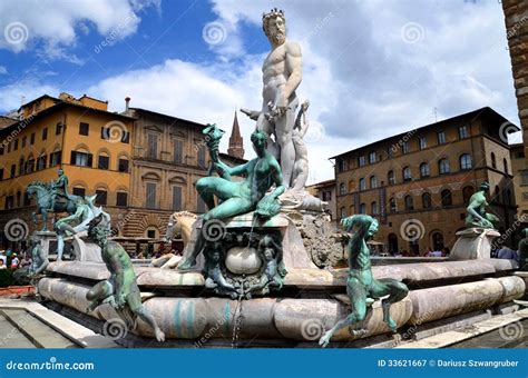 The Famous Fountain Of Neptune On Piazza Della Signoria In Florence, Italy Editorial Photography ...