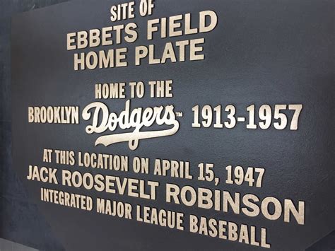 Jackie Robinson Commemorative Plaque | Masterwork Plaques