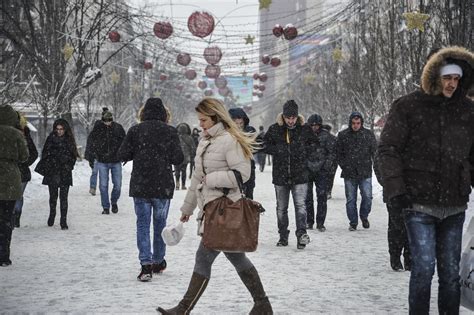 Gallery: Icy streets of Prishtina as temperatures plummet below zero - Prishtina Insight ...