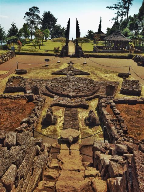 Cetha Temple, a legacy of Hindhuism post Majapahit kingdom area, found ...