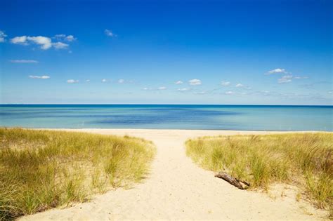 The Best Indiana Beaches to Visit Near Indiana Dunes National Park