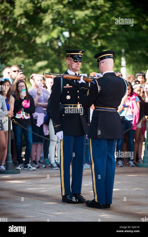 Guard Change Ceremony (27120852402 Stock Photo - Alamy