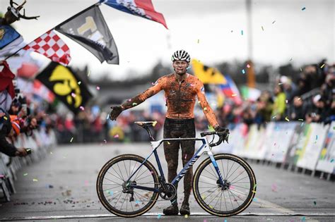 Mathieu Van Der Poel Cyclocross 2024 - Raye Valene