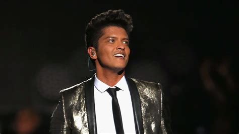 Super Bowl super-sizes headline act Bruno Mars' sales