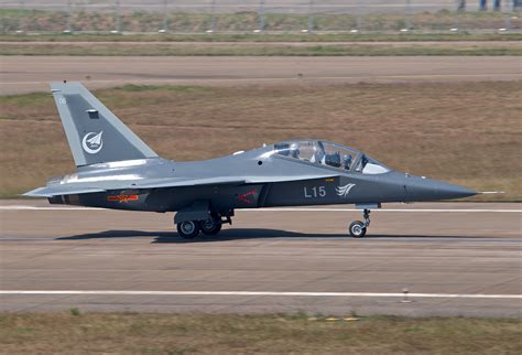 Dubai Airshow: L-15A Falcon com sistemas atualizados » Força Aérea