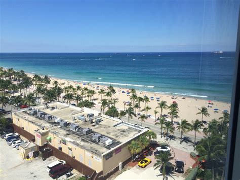 Courtyard by Marriott Fort Lauderdale Beach Photos - GayCities Fort Lauderdale