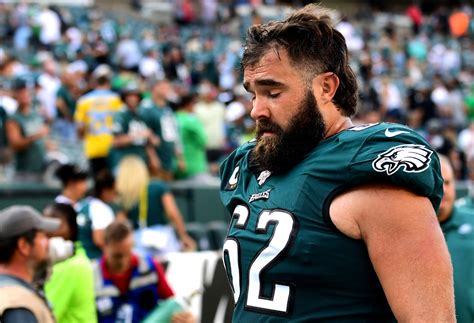 Philadelphia Eagles All-Pro Jason Kelce turns heads again