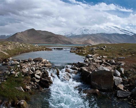 Life on Nanchang Lu: Xinjiang: Magnificent Land of Mountains and Deserts